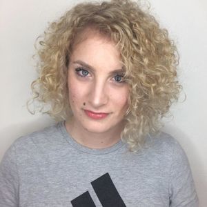 Meet your Posher, Kendra